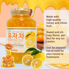 Apexy close-up of fruit texture and honey, emphasizes natural ingredients