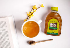 Aunt Sue's close-up of honey texture and pollen, showing natural quality benefit