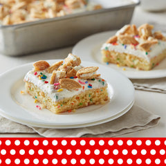 Betty Crocker spread on a cake slice demonstrating easy application and even coverage
