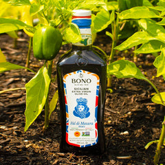 Bono pouring closeup demonstrating smooth texture and vibrant golden color