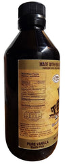 Botanas Tuky pouring extract into a spoon to illustrate easy measuring and rich aroma
