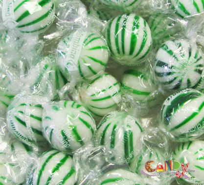 Colombina USA front packaging showing 120-piece jumbo spearmint balls for long-lasting fresh breath