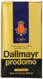 Dallmayr Prodomo front packaging showing vacuum-sealed trio packs and clear branding benefits freshness