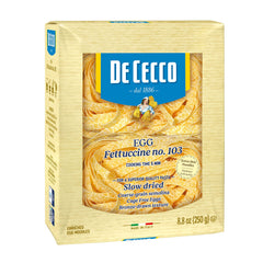 De Cecco front packaging shows label and ingredients, clear Italian quality