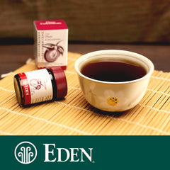 Eden bainiku ekisu texture closeup showing thick, glossy concentrate for strong flavor