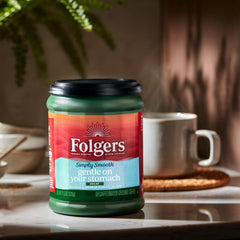 Folgers interlocking AromaSeal lid close-up showing seal that preserves freshness