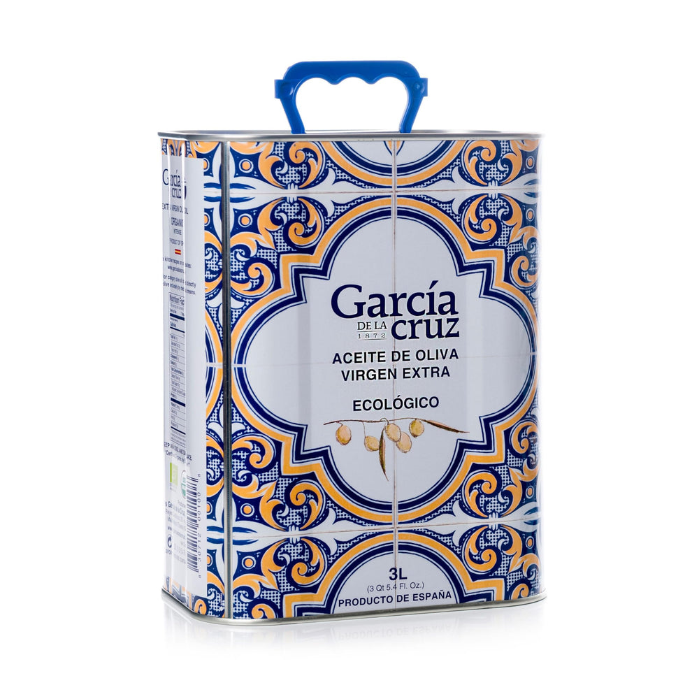 García DE LA cruz front tin showing branding and easy-pour spout benefit