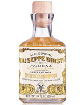 Giusti bottle front view showing elegant label and premium dressing benefit