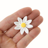 Global Sugar Art front packaging showing 18 edible daisies ready to use