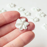 Global Sugar Art front packaging showing 72 edible flowers, highlights convenience