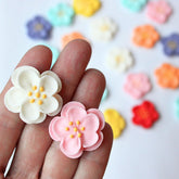 Global Sugar Art front packaging showing 24-count edible flower toppers for instant decoration