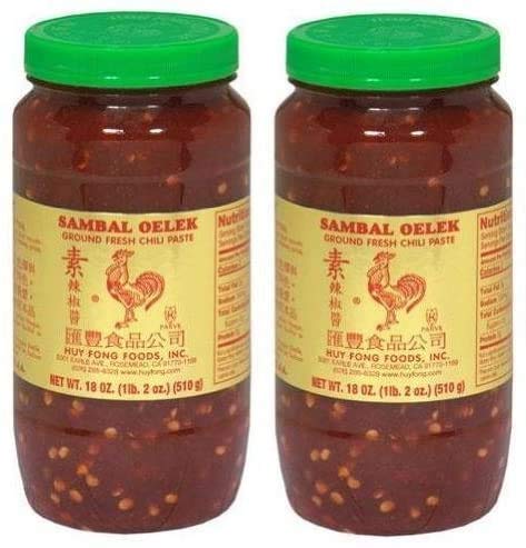 Huy Fong front jar view shows label and size, helpful for pantry stocking