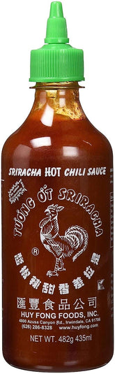 Huy Fong bottle front packaging showing label and 17 oz size, clear brand visibility and convenience