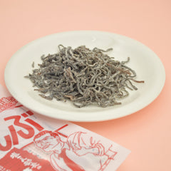 Kurakon texture close-up of shredded kombu showing tender fibers and umami