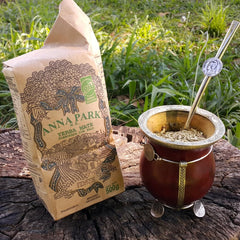 LATAM CONCEPT 500g bag next to common objects demonstrating portion size