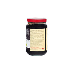 Lee Kum Kee label detail focusing on ingredients and authenticity benefit