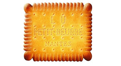 LU Petit Beurre biscuits beside a teacup illustrating ideal pairing and serving