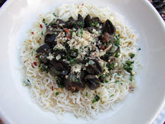 Miracle Noodle served with marinara sauce demonstrating sauce absorption