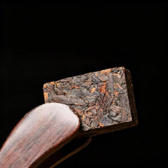 NASLAPH brewed cup with glossy reddish liquor highlighting smooth full-bodied benefit
