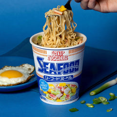 NISSIN pouring boiling water into cup illustrating simple three-minute preparation benefit