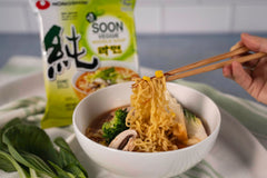 Nongshim noodle close-up highlighting springy texture and quick-cook benefit