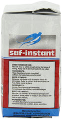 SAF Instant close-up of powder texture emphasizing even granules for reliable mixing