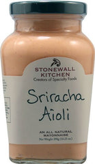 Stonewall Kitchen Sriracha Aioli jar front label shows spicy creamy sauce for sandwiches