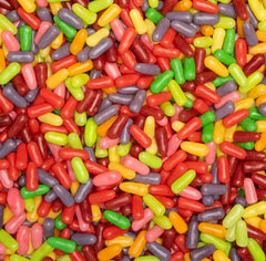 THE HAMPTON CANDY COMPANY close-up of sour coating and chewy texture, highlights tangy flavor