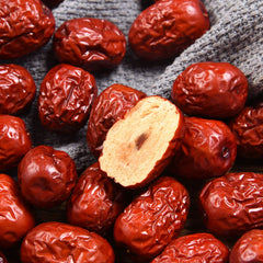 ULTHMOK close-up of date texture highlighting natural chewiness and sweetness
