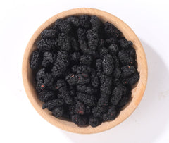 ULTHMOK close-up of dried black mulberry texture highlighting plump, sun-dried fruit quality
