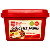 Wang gochujang front tub showing packaging and convenient 1.1 lb size benefit