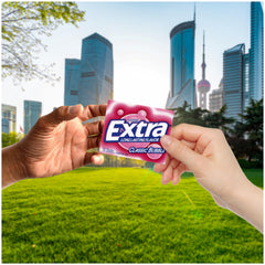WRIGLEY'S EXTRA close-up texture of gum demonstrating consistent chew benefit
