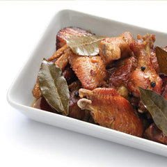 1400S SPICES bay leaves simmering in pot showing enhanced flavor release