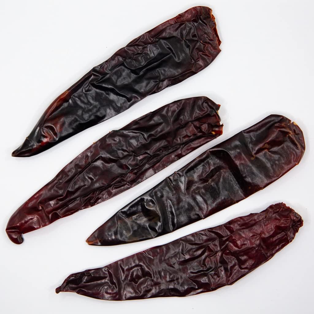 1400S SPICES close-up of guajillo skin texture highlighting rich red color and fruity aroma