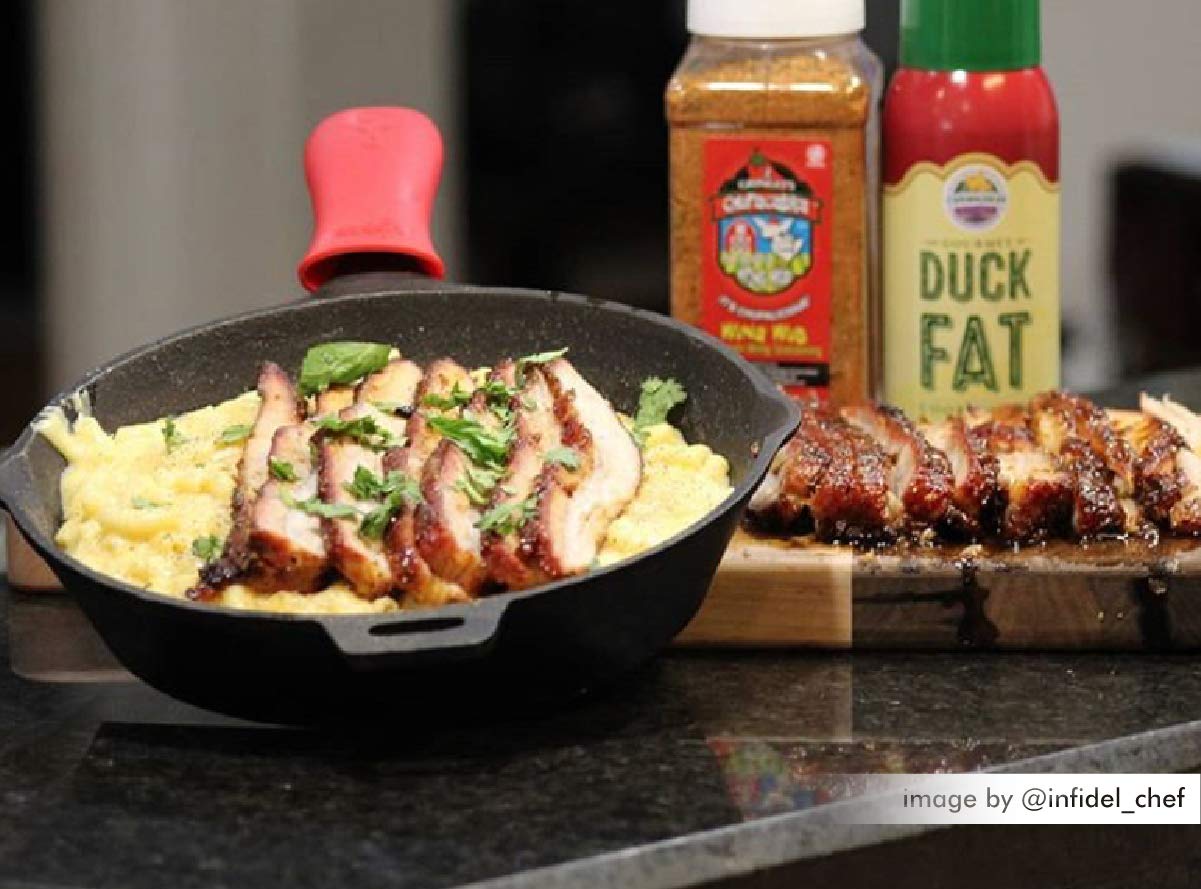 2 Gringos Chupacabra on cooked wings illustrating crisp finish and enhanced wing flavor