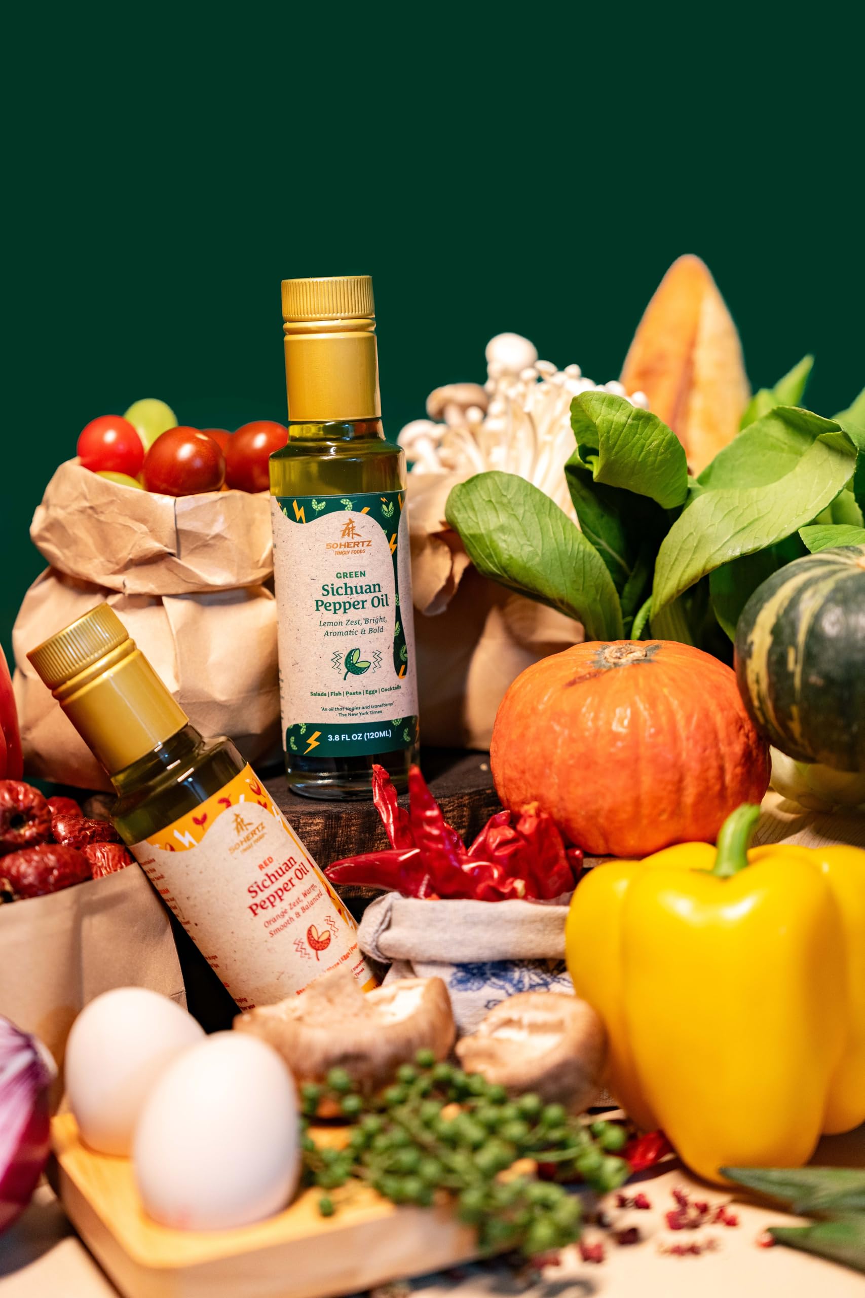 50Hertz bottle next to measuring spoon illustrating portion guidance