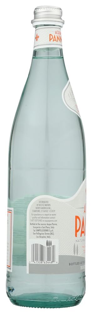 Acqua Panna bottle cap and neck detail emphasizing secure seal and freshness benefit