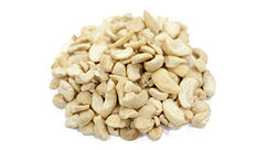 Close-up of AIVA cashew pieces texture highlighting freshness and consistent cut