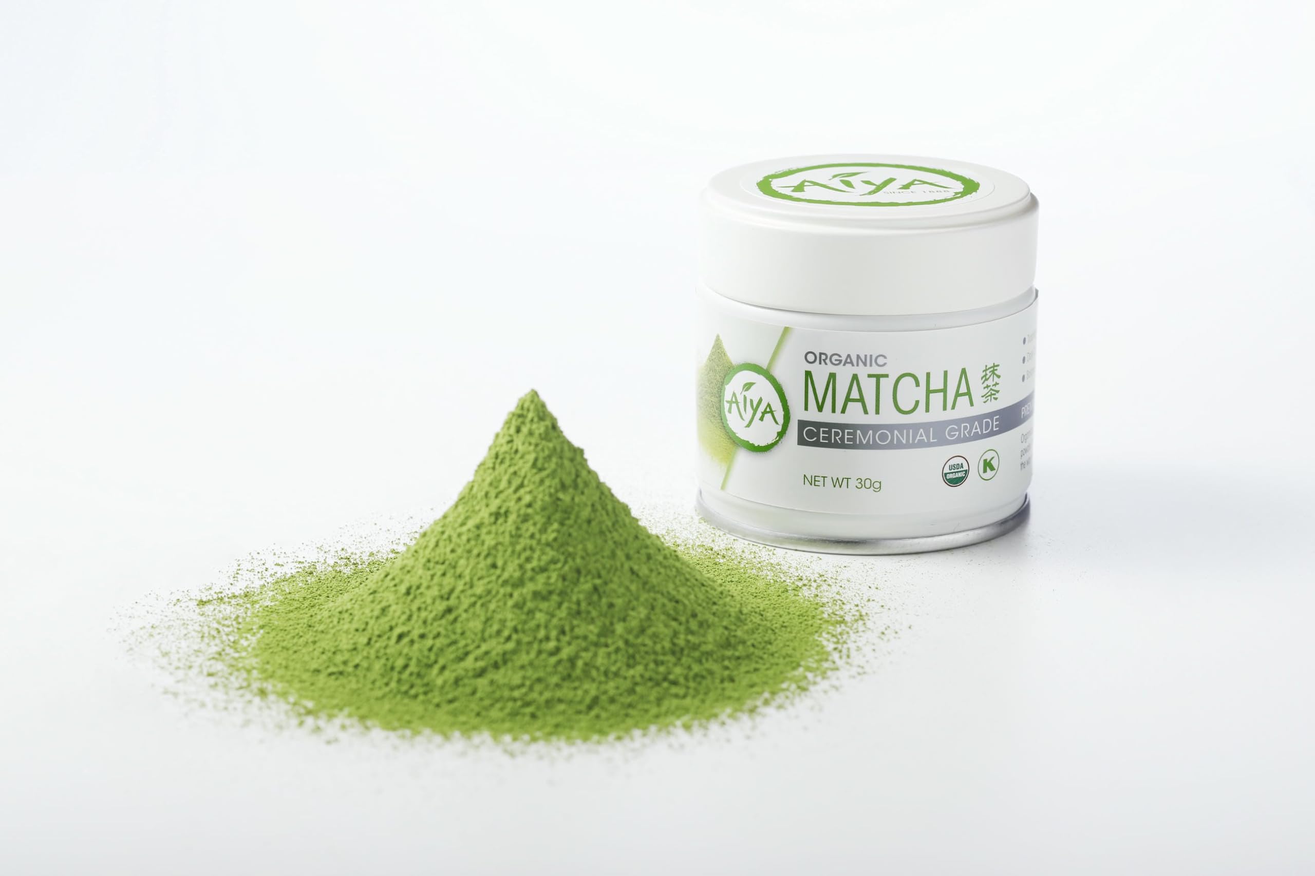 AIYA matcha close-up fine powder texture highlighting smoothness and color