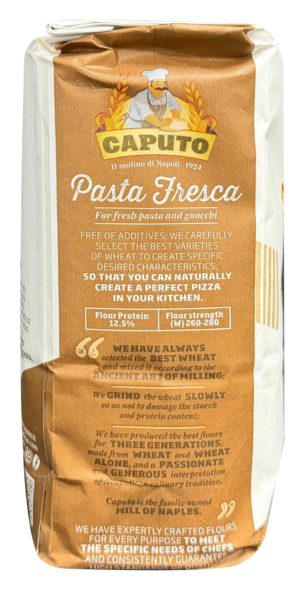 Antimo Caputo bag next to measuring scale showing 2.2 lb size for recipe planning