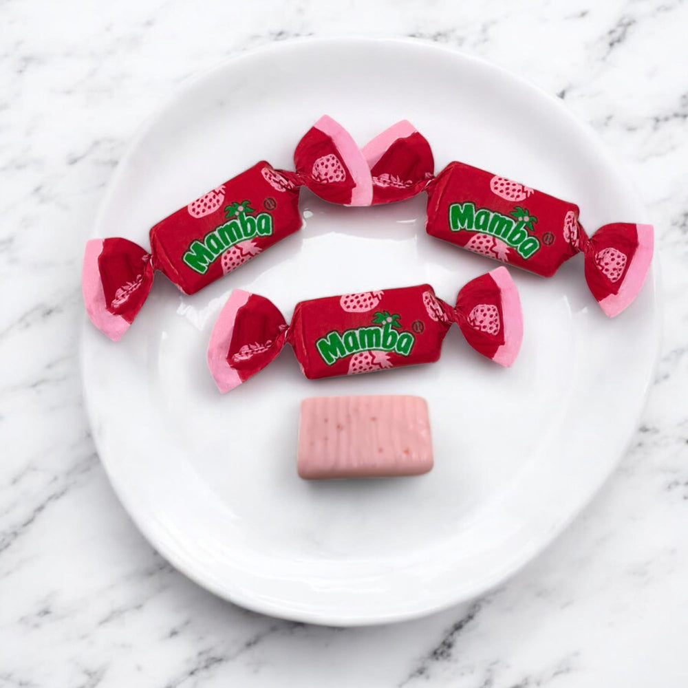 Assortit Mamba individually wrapped pieces in a pile for easy, hygienic sharing