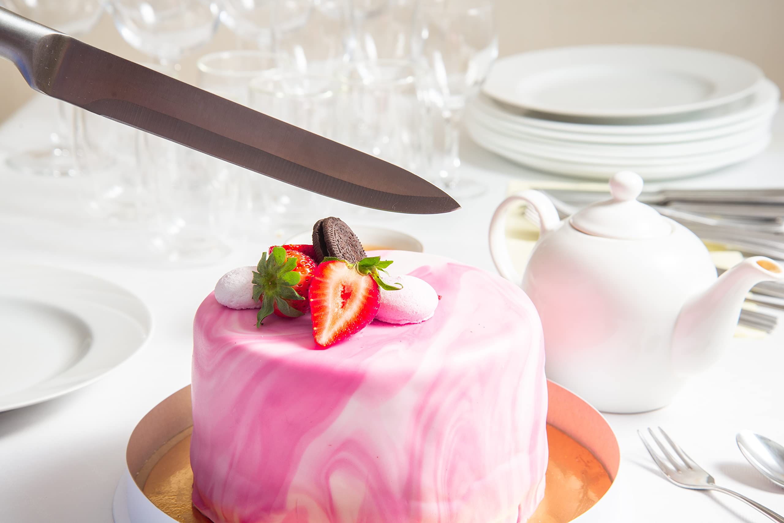 Bakerpan fondant next to ruler showing one-pound scale and portioning benefit