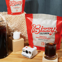 Bizzy close-up of a single brew bag highlighting easy steeping benefit