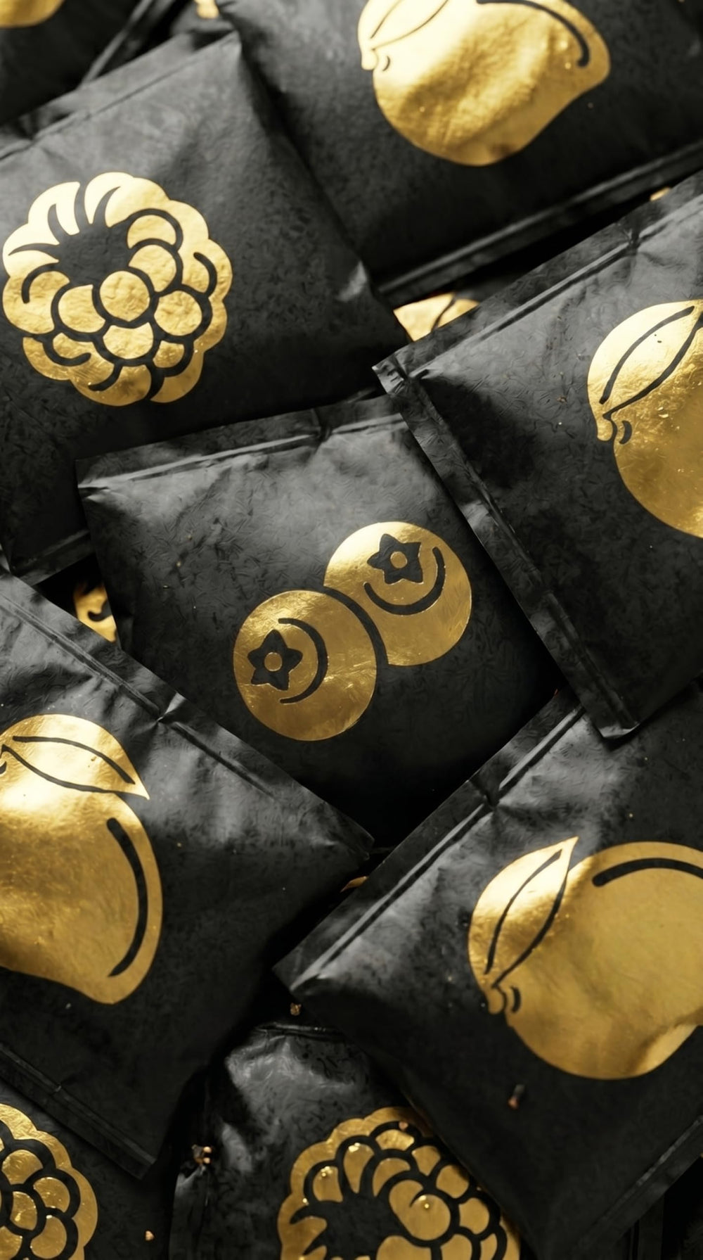 Bouchard blueberry thin unwrapped showing fruit filling and cocoa contrast for taste clarity