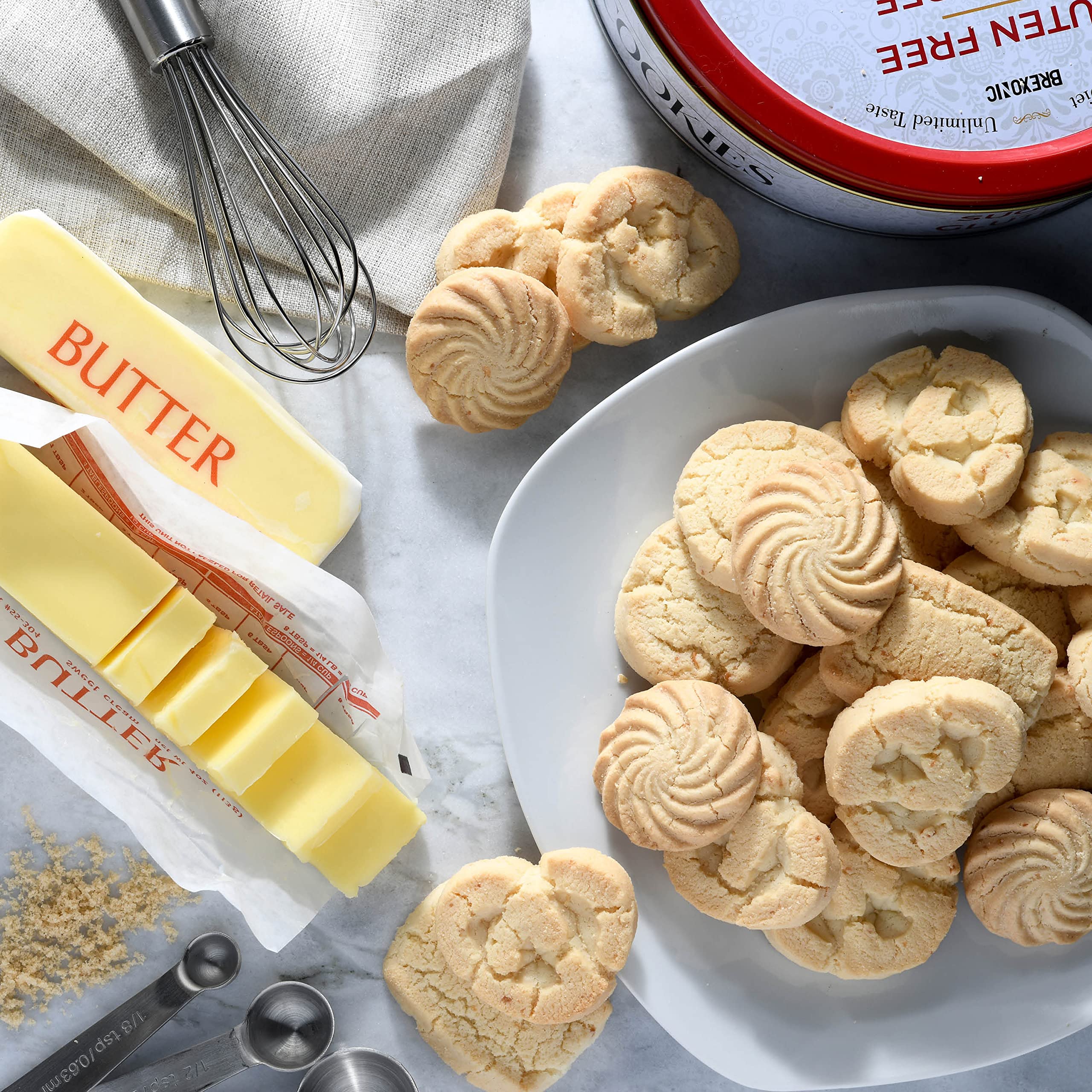 BREXONIC cookies served with tea, suggests an elegant snack pairing