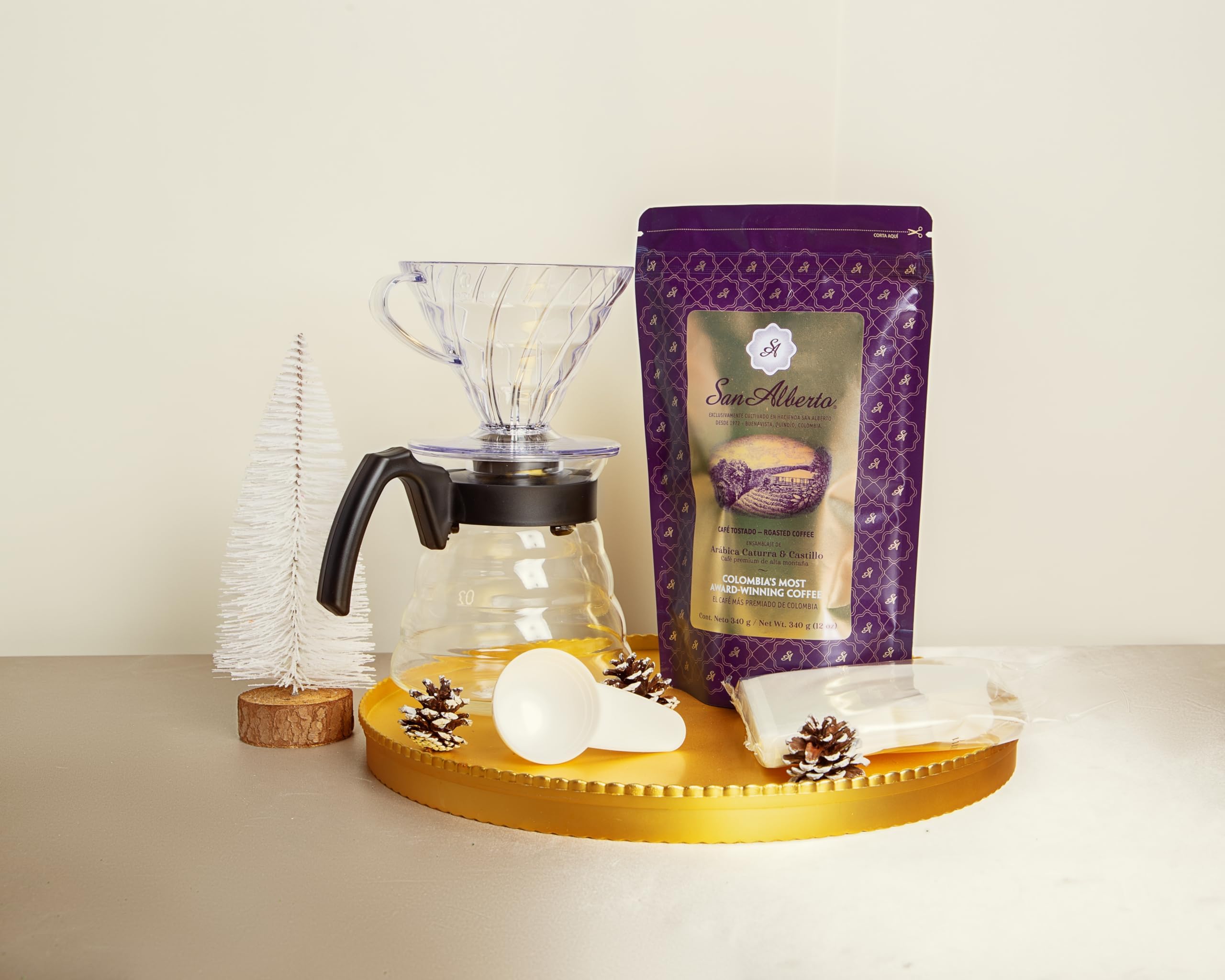 CAFÉ SAN ALBERTO open bag with whole beans showing freshness and reseal benefit