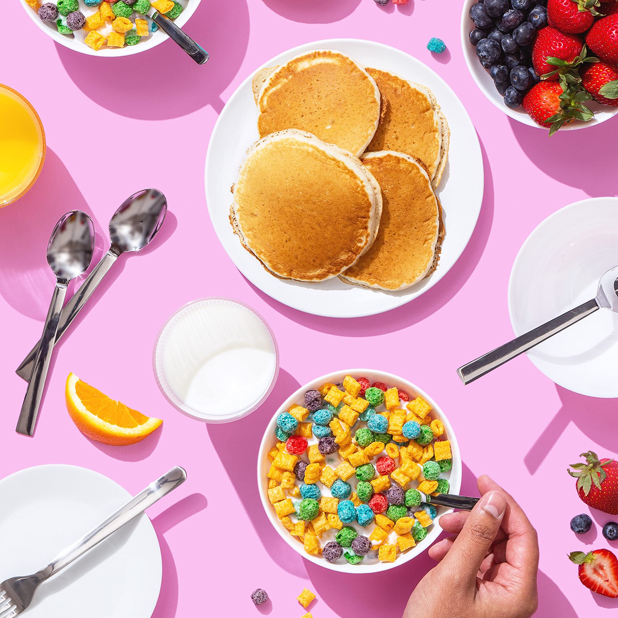 Cap'n Crunch OOPS! All Berries detail highlighting berry-forward pieces and sweet taste appeal