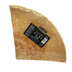 Casabe Gourmet close texture detail highlighting thin crisp cassava benefit crunch