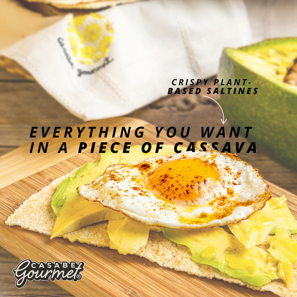 Casabe Gourmet close-up of cracker texture highlighting thin crispness and crunch benefit