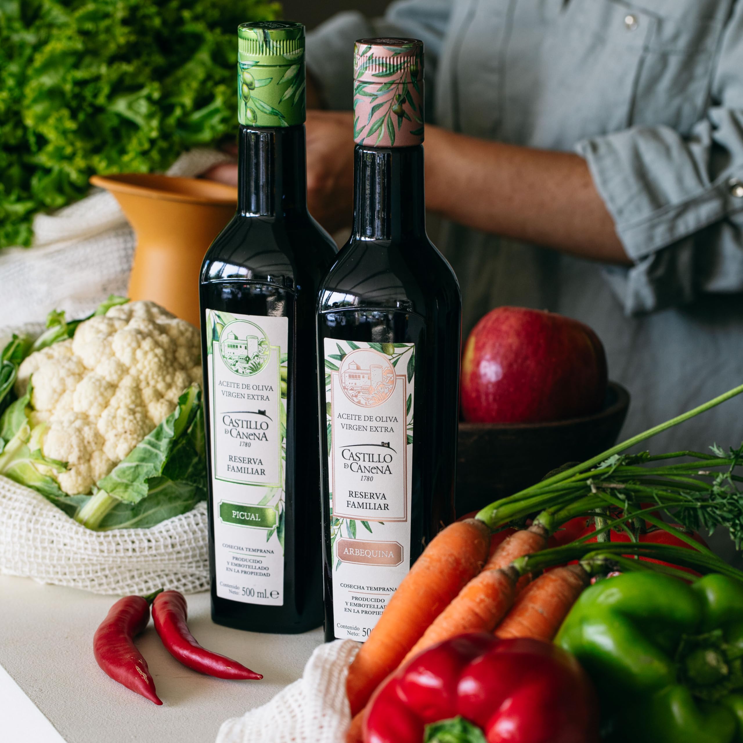 Castillo de Canena bottle neck and seal indicating freshness and secure packaging